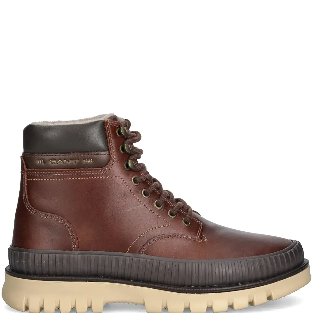 Ботинки на шнуровке с массивной подошвой