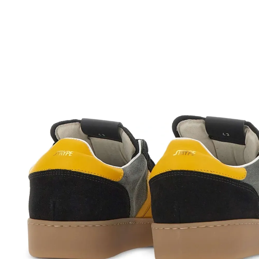 Кожаные кроссовки