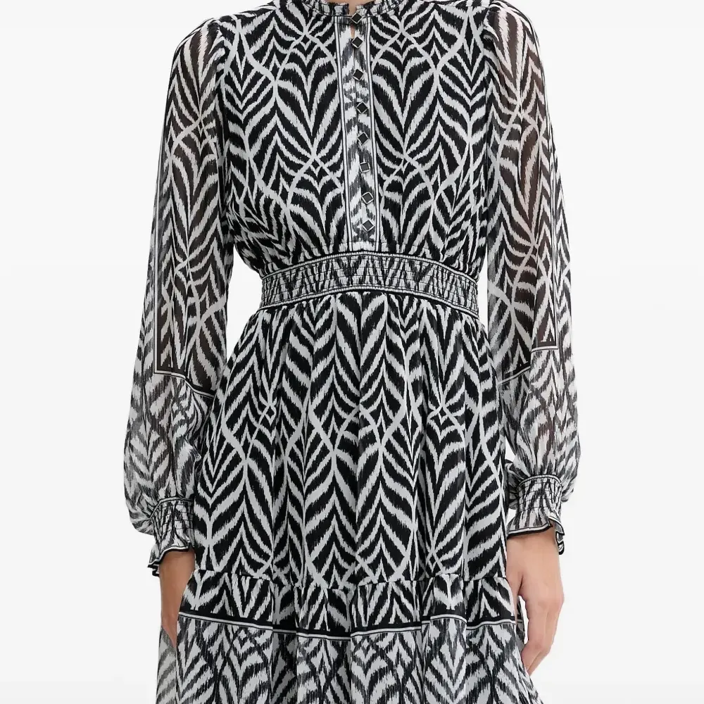 Мини-платье Nyra с принтом и пуговицами