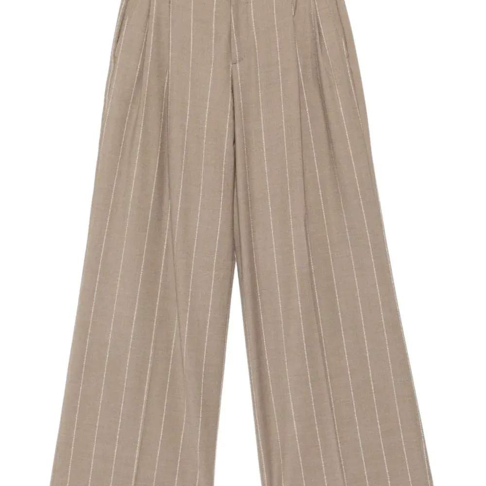 Полосатые брюки строгого кроя