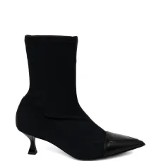 Ботинки на каблуке с заострённым носком