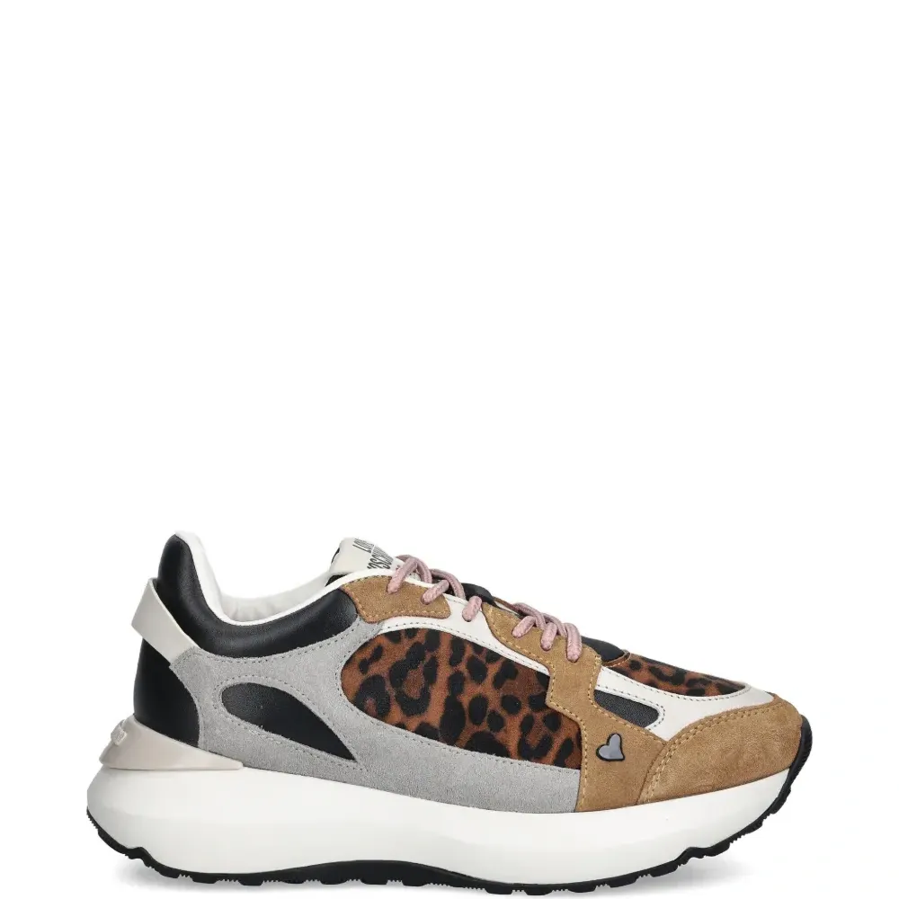 Кроссовки с леопардовым принтом Кроссовки с леопардовым принтом