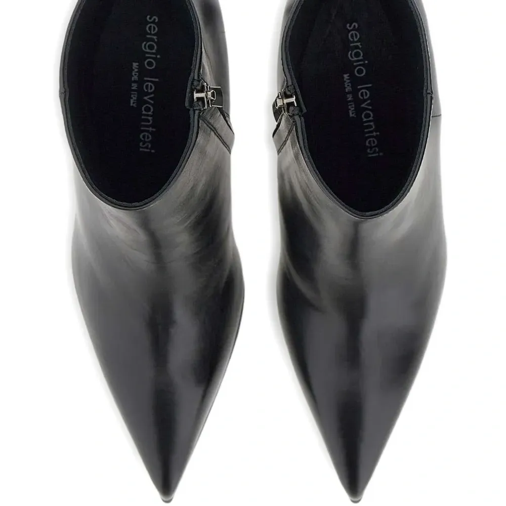 Ботильоны с заостренным носком Ботильоны с заостренным носком