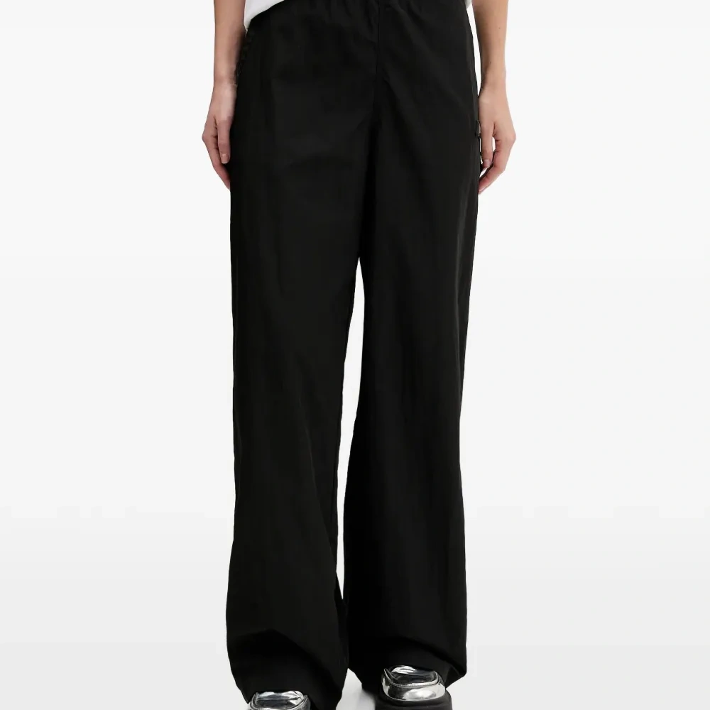 Спортивные штаны на резинке