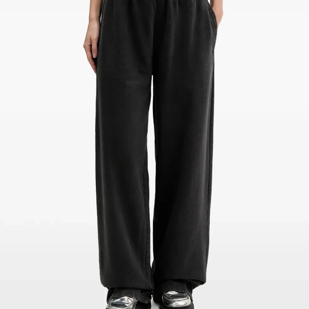 Спортивные брюки с отделкой в виде логотипа Спортивные брюки с отделкой в виде логотипа