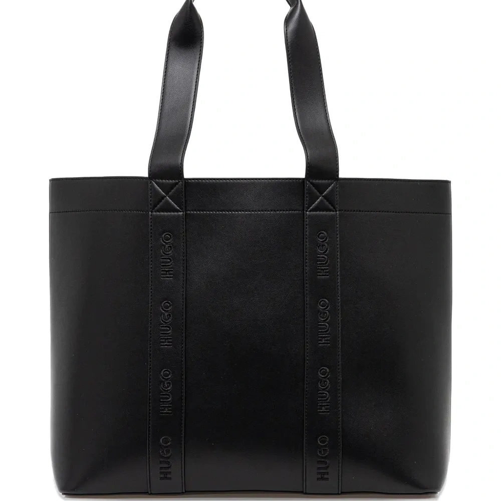 Сумка-тоут с тисненым логотипом