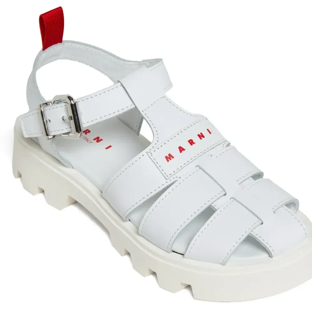 Босоножки с пряжкой