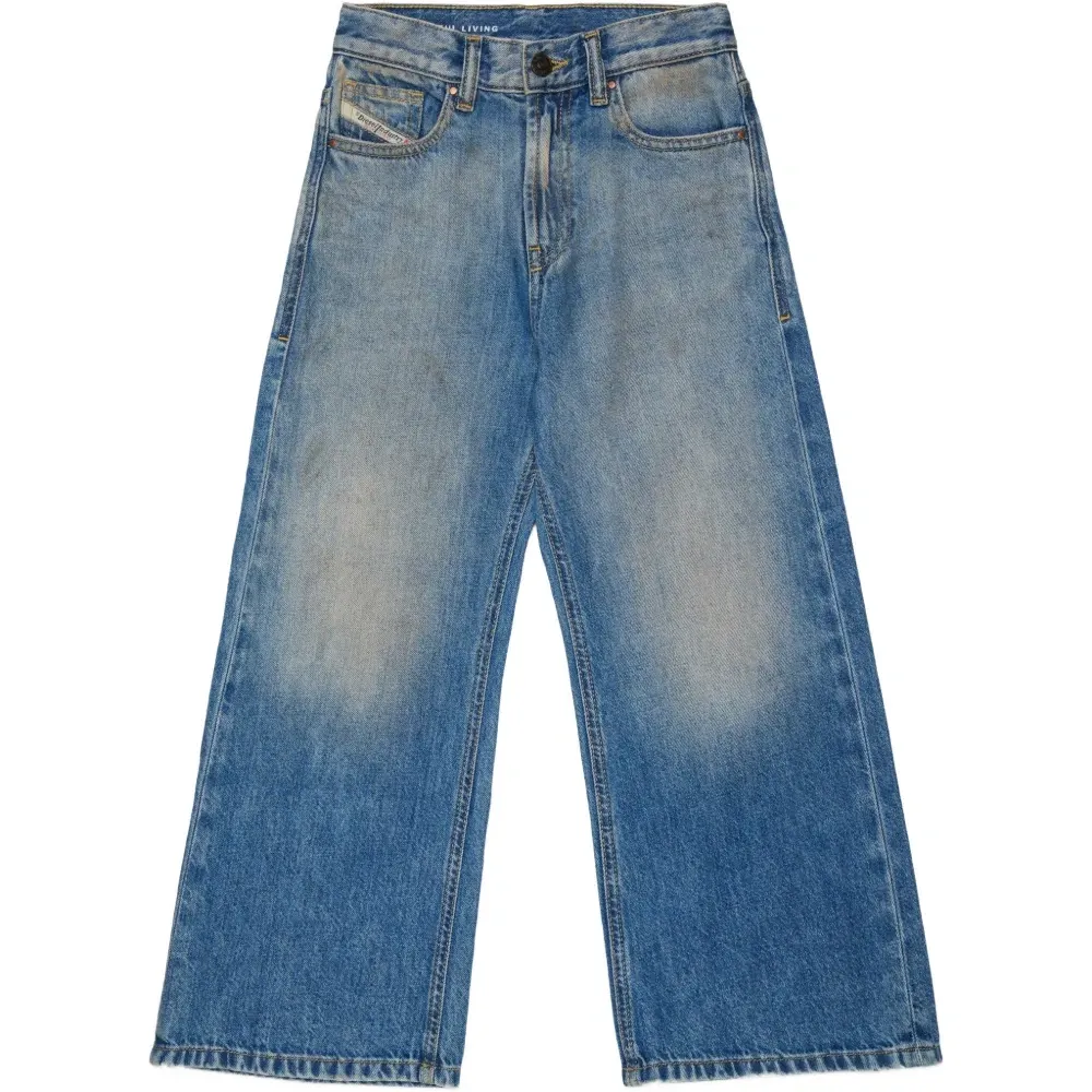 Джинсы с карманами