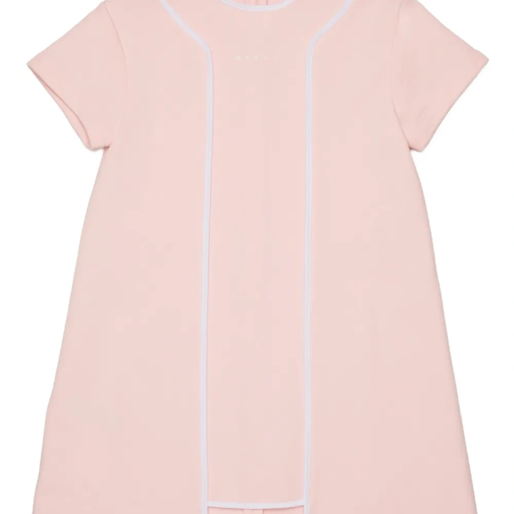 Платье с короткими рукавами