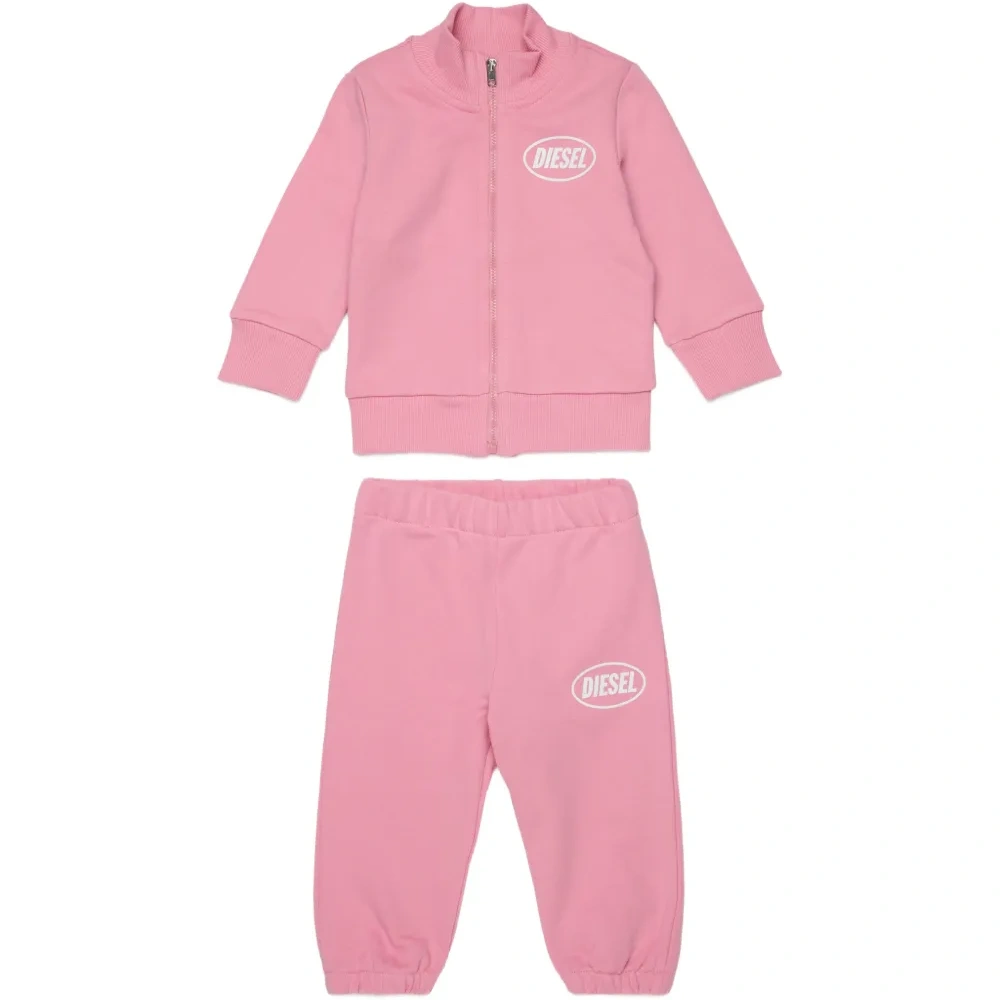 Спортивный костюм на молнии