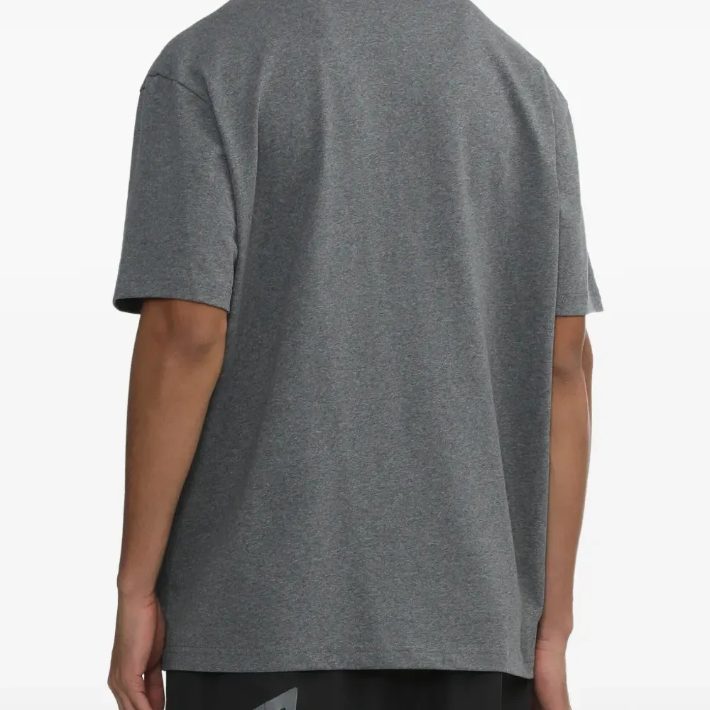 Футболка с круглым вырезом