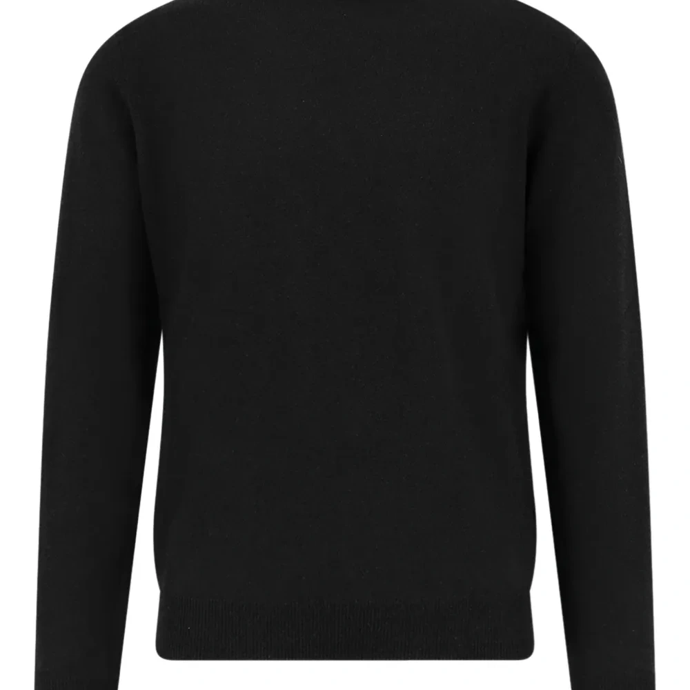 Свитер с круглым вырезом