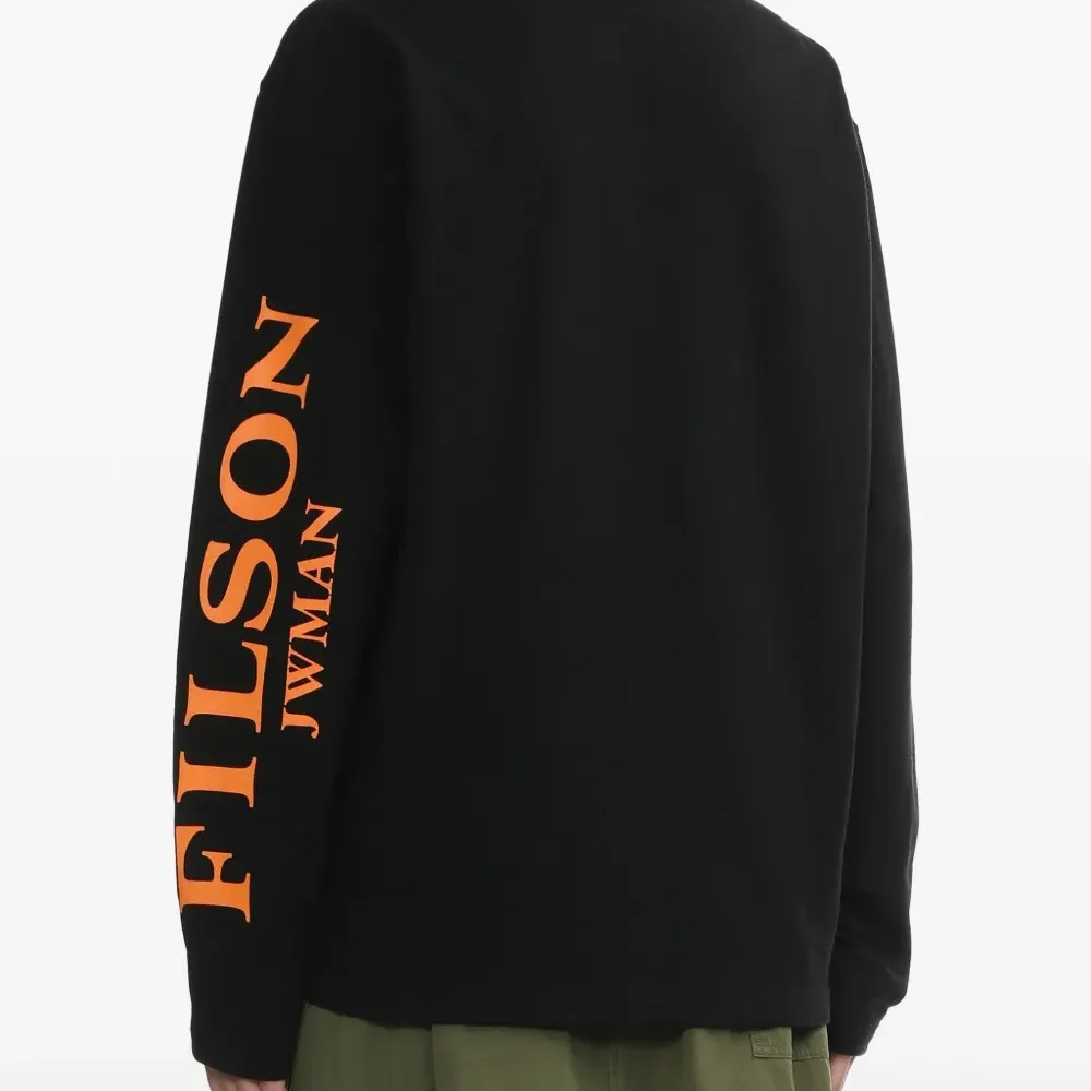 Футболка с длинными рукавами и логотипом