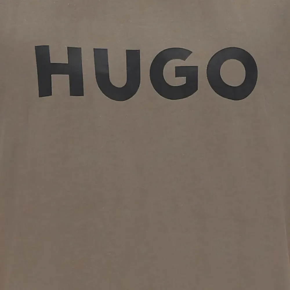 Футболка с логотипом