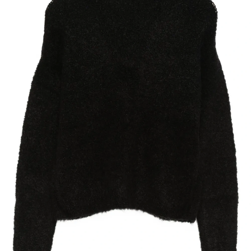 Свитер с длинными рукавами