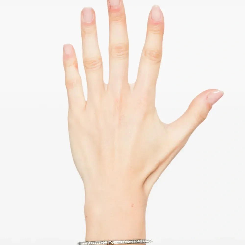 Браслет с подвеской в форме сердца Браслет с подвеской в форме сердца