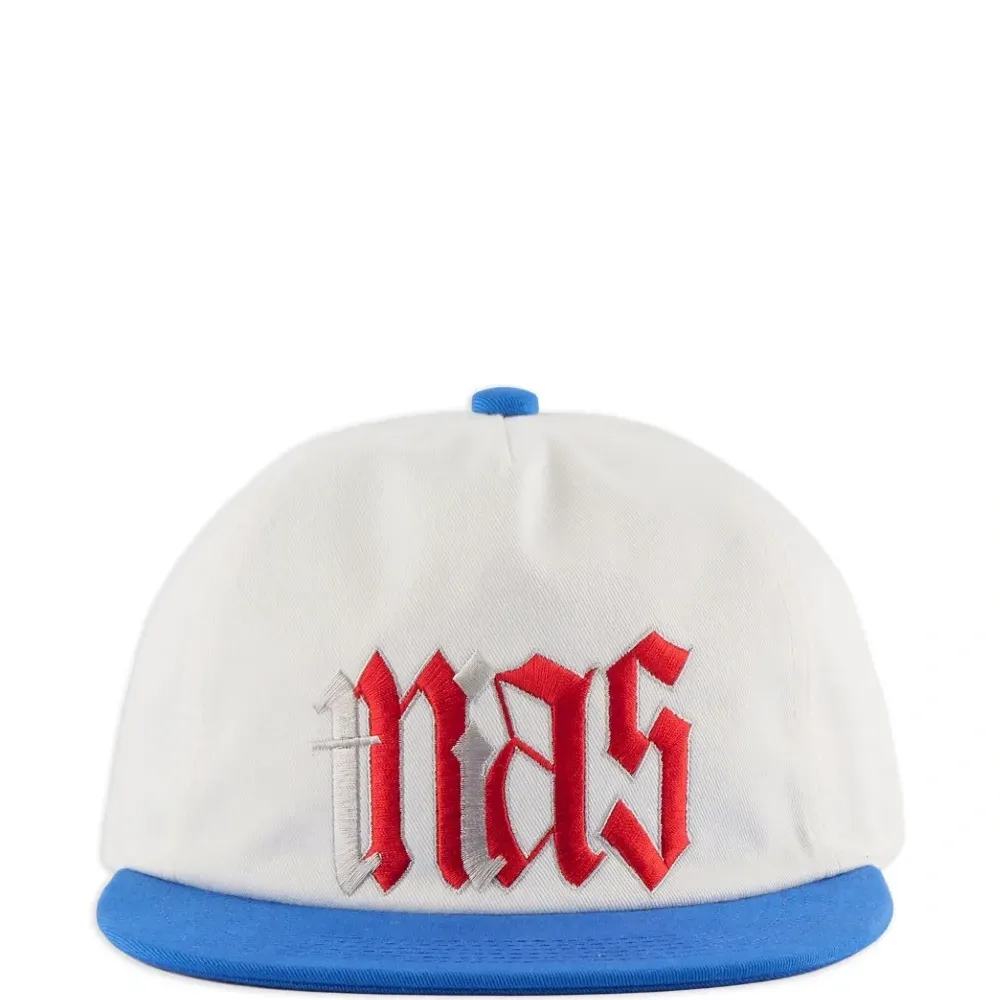 Бейсболка с логотипом из коллаборации с NaS