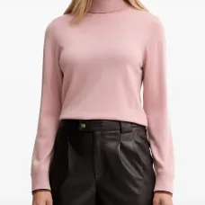 Свитер с воротником-гольф и полосатыми вставками