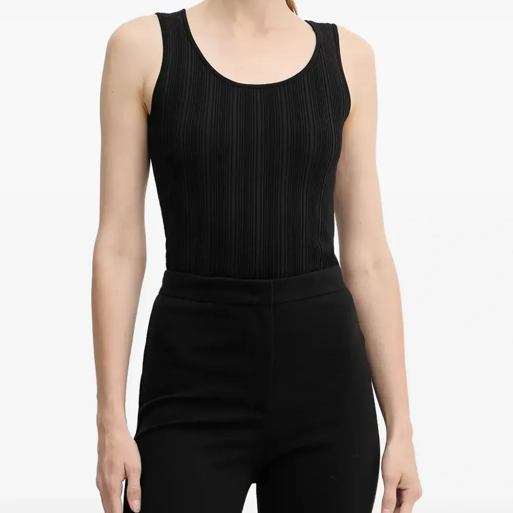 Кардиган с вырезами