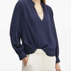 Блузка с V-образным вырезом и длинными рукавами