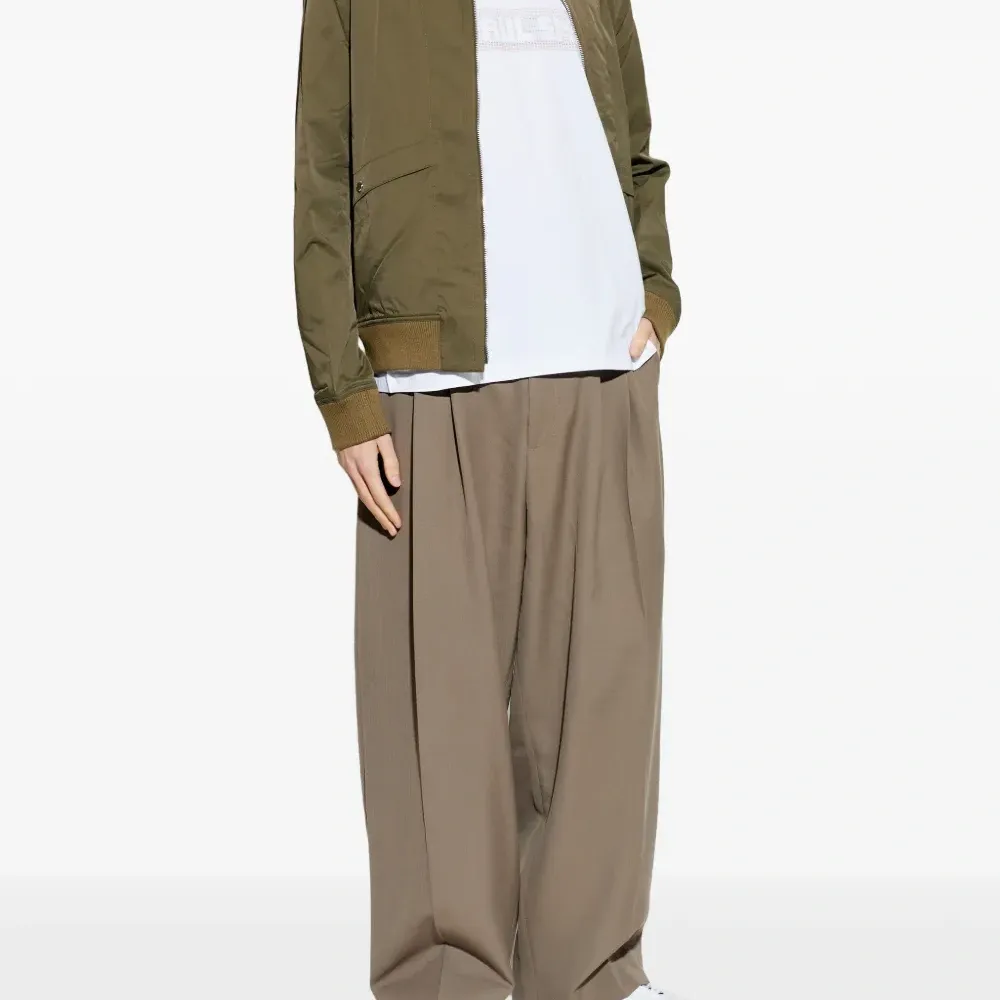 Футболка с принтом логотипа