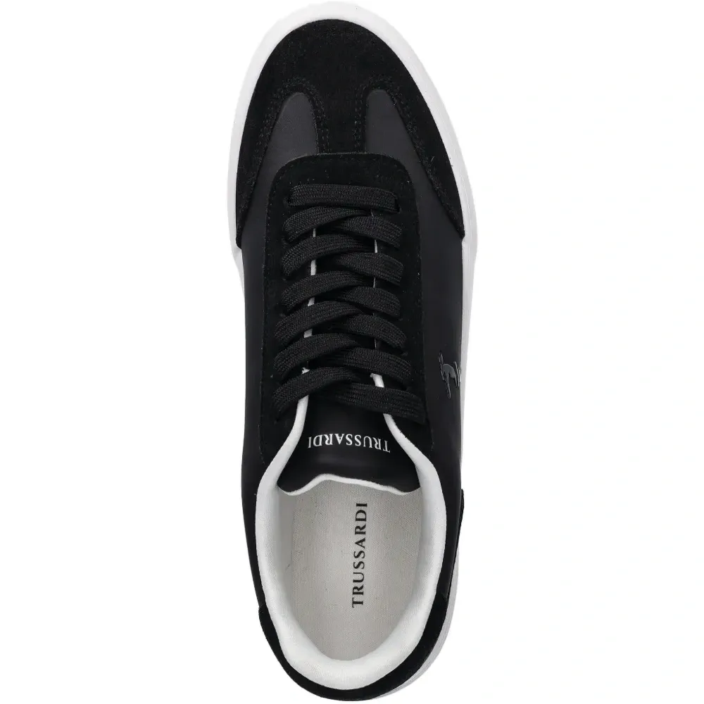 Кроссовки с логотипом