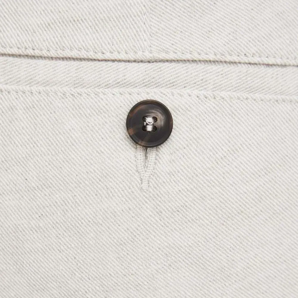 Брюки на пуговицах