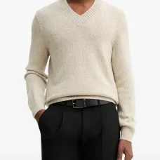 Свитер с V-образным вырезом