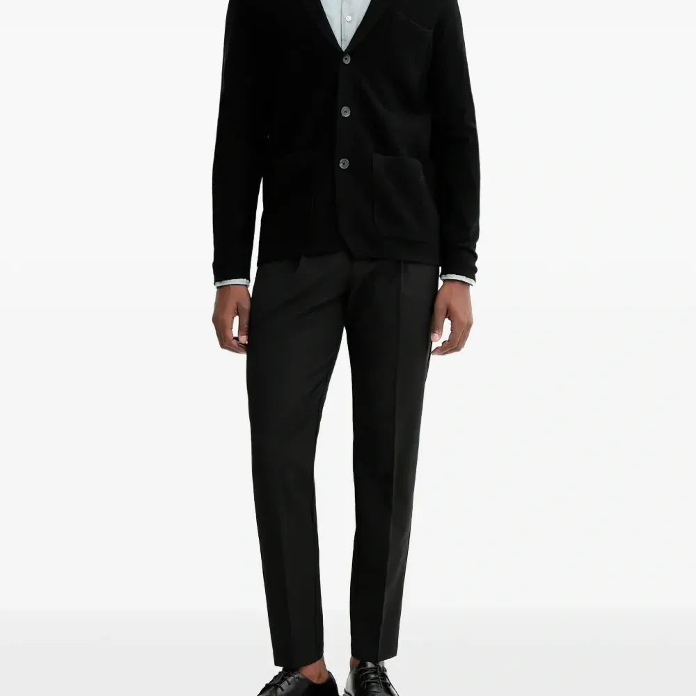 Жакет с лацканами с вырезом