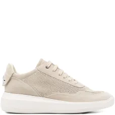 Кроссовки с перфорацией