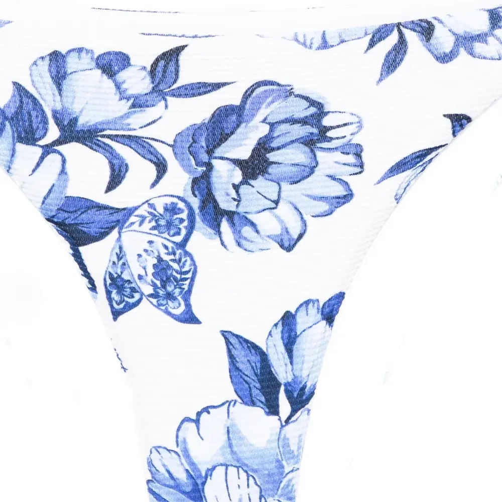 Бикини-низ с цветочным принтом