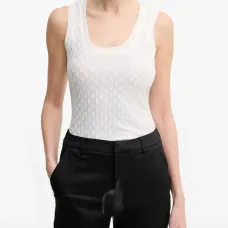 Топ Aria с логотипом