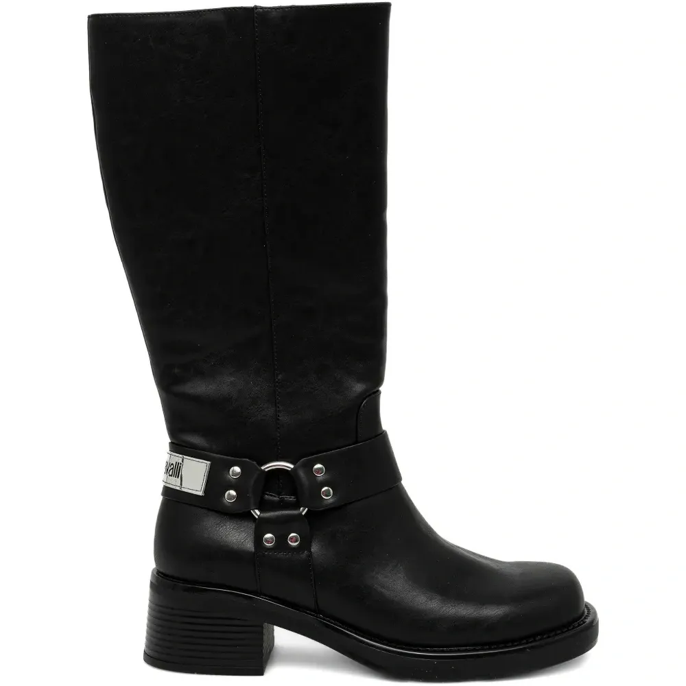 Ботинки с ремешками и пряжками