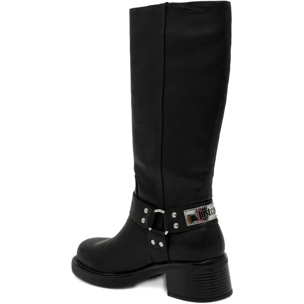 Ботинки с ремешками и пряжками