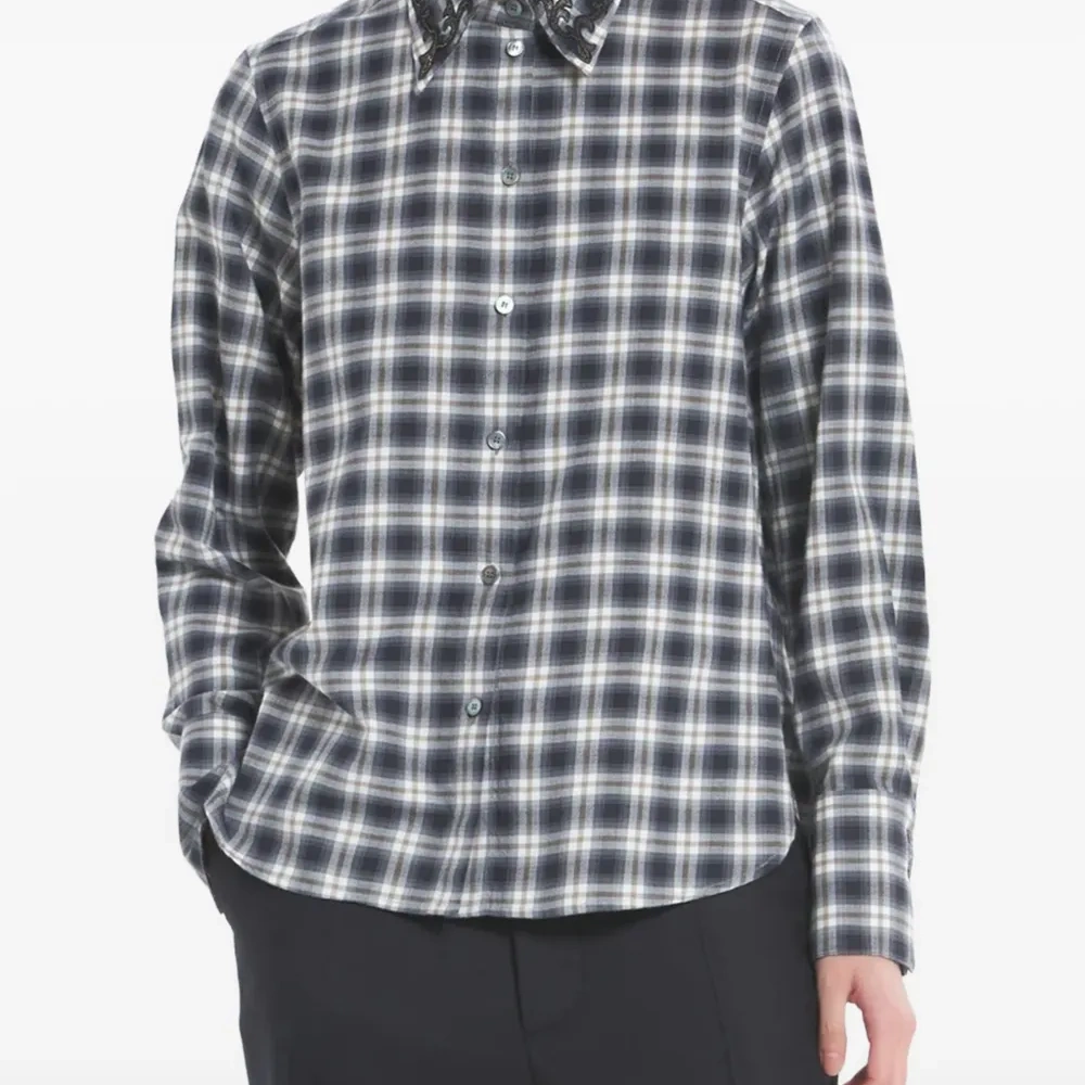 Декорированная рубашка в клетку