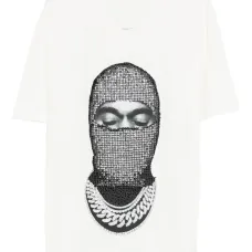 Футболка, украшенная кристаллами