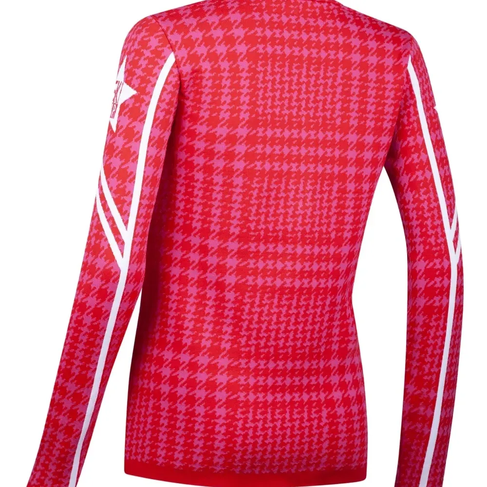 Джемпер в ломаную клетку