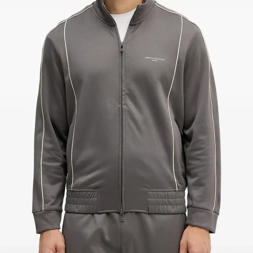 Толстовка на молнии с контрастной отделкой