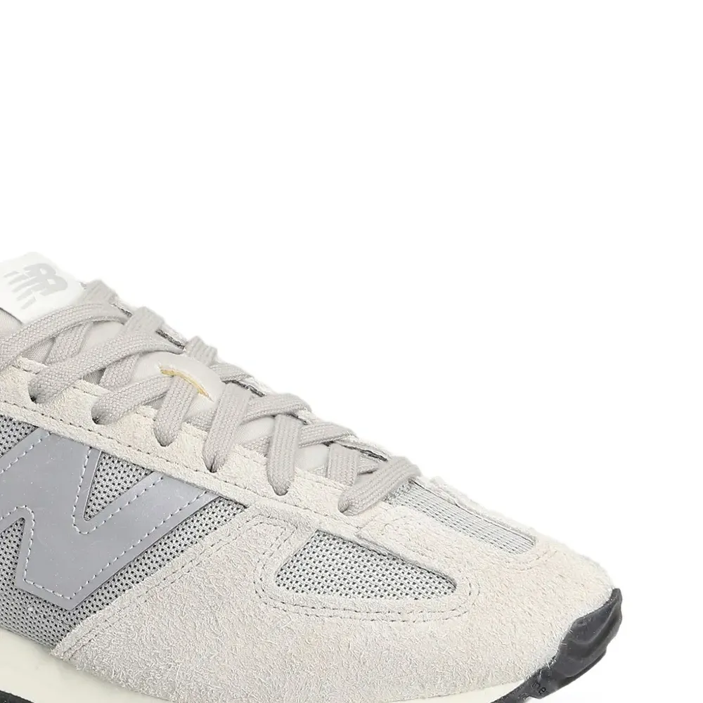 Кроссовки из коллаборации с New Balance