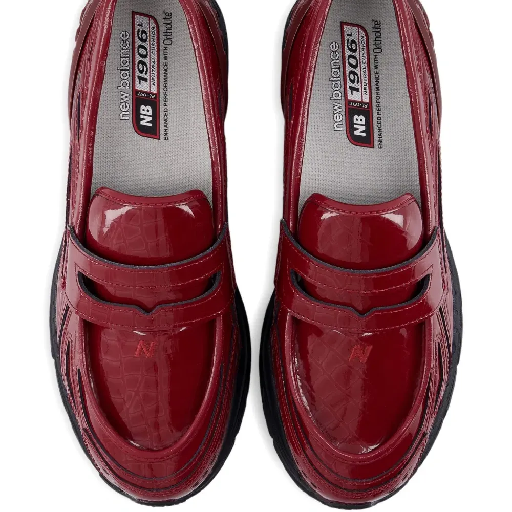 Кроссовки 1906L