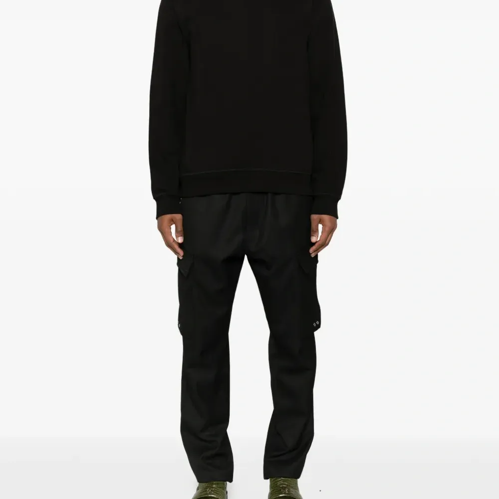 Толстовка с круглым вырезом