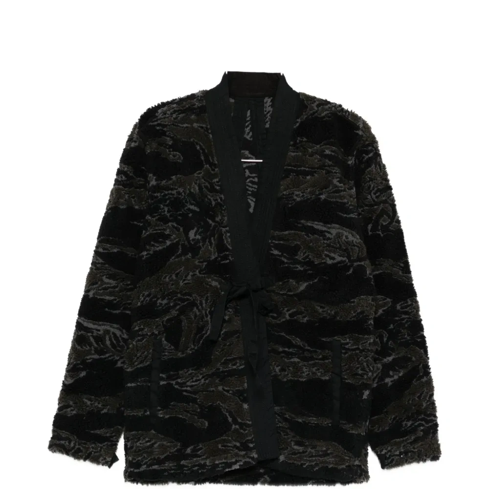 Куртка с камуфляжным принтом и поясом