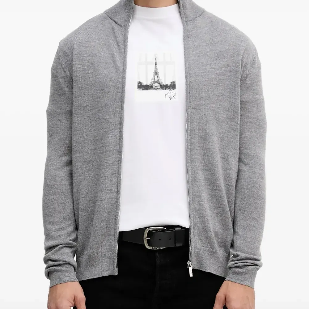 Свитер на молнии с вышитым логотипом