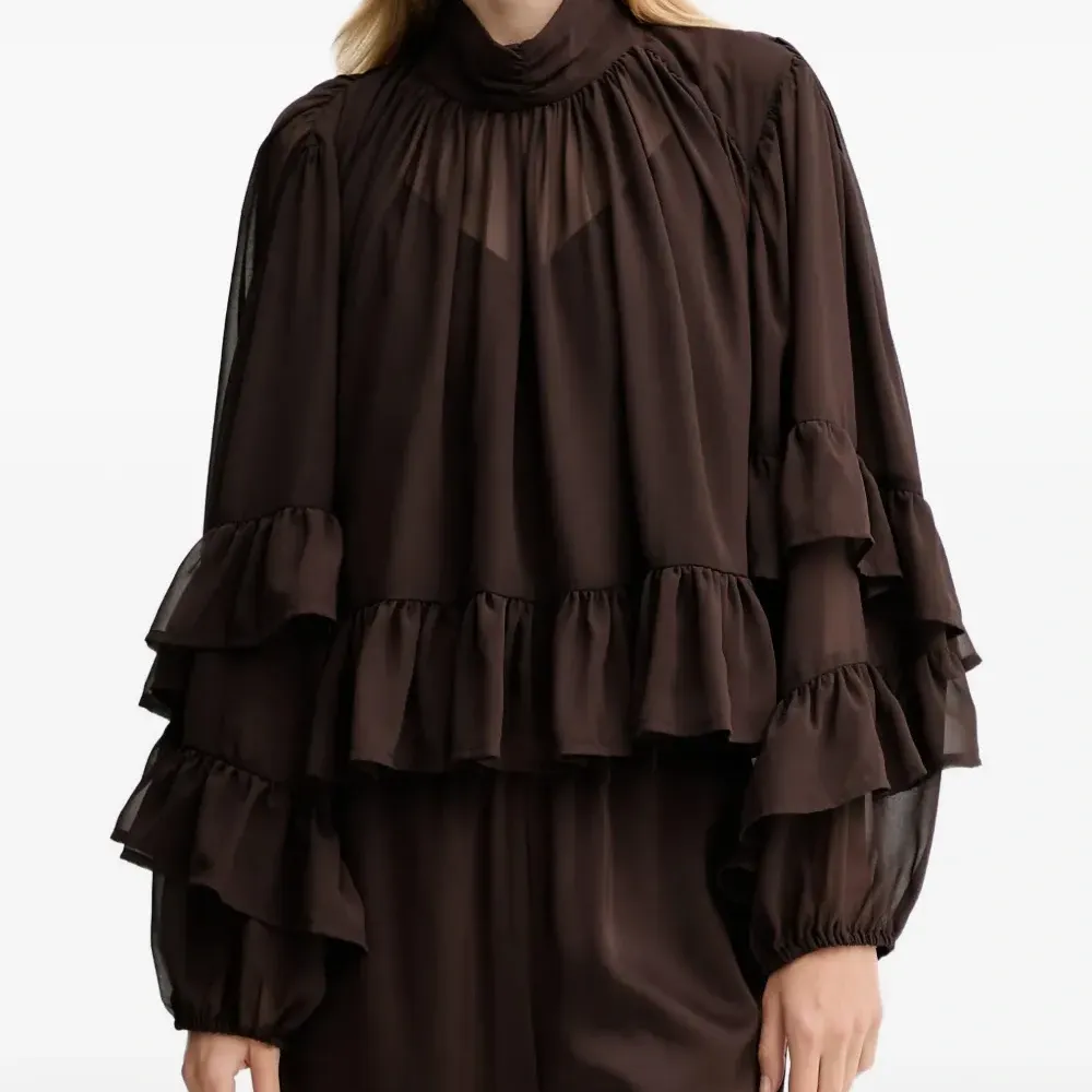 Блуза GZmio с оборками и высоким воротником