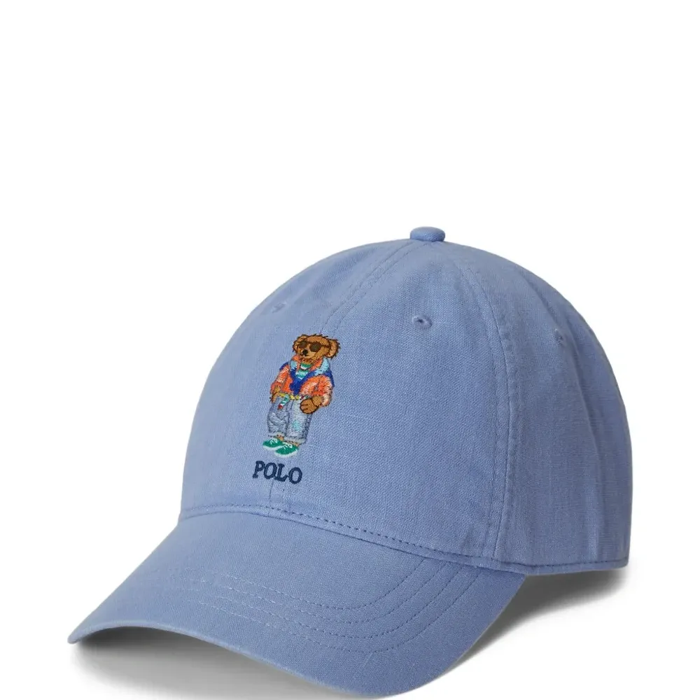 Бейсболка с вышитым логотипом