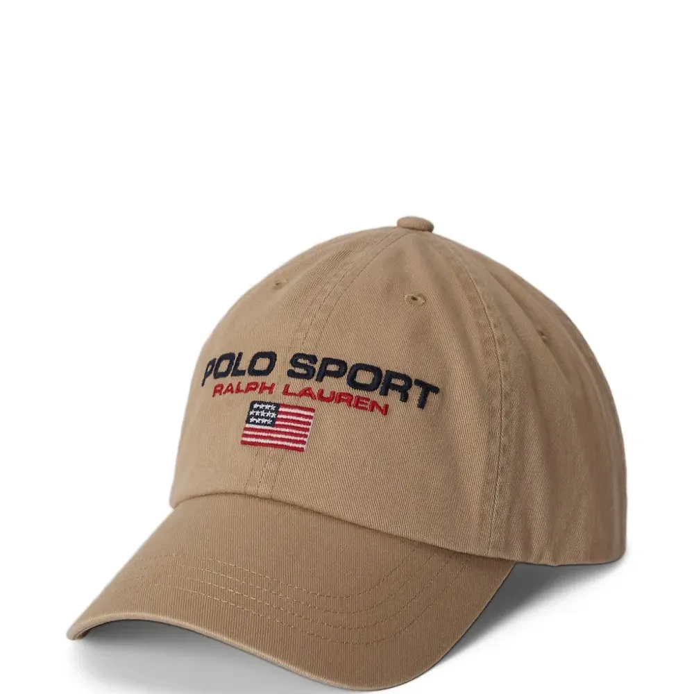 Бейсболка с вышитым логотипом