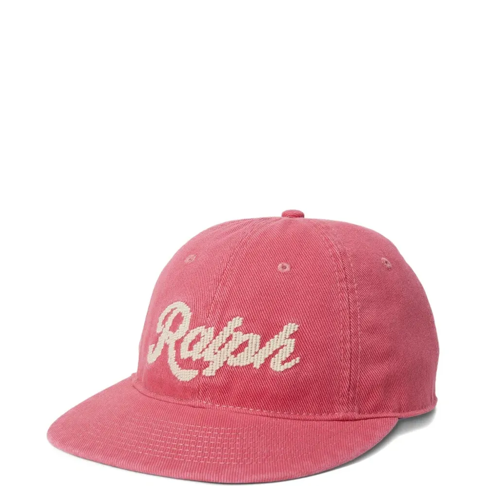 Бейсболка с вышитым логотипом