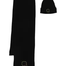 Шерстяная шапка в рубчик