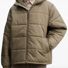 Стёганая куртка с капюшоном Стёганая куртка с капюшоном