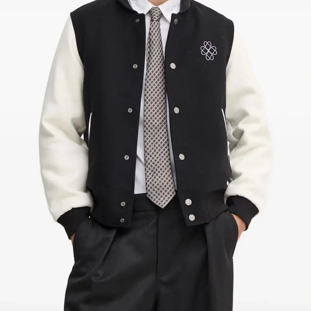 Куртка на пуговицах